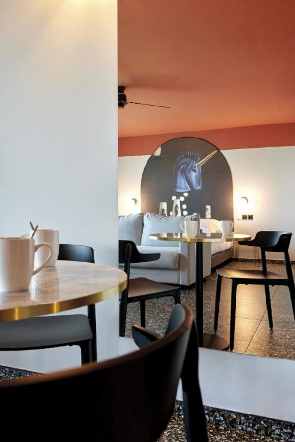 Dina Morgabine Saint Denis Hotel ภายนอก รูปภาพ